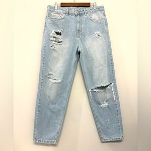 Forever 21 Distressed Mom Jeans‎ Women’s Size 31 High Rise Light Wash Tapered
